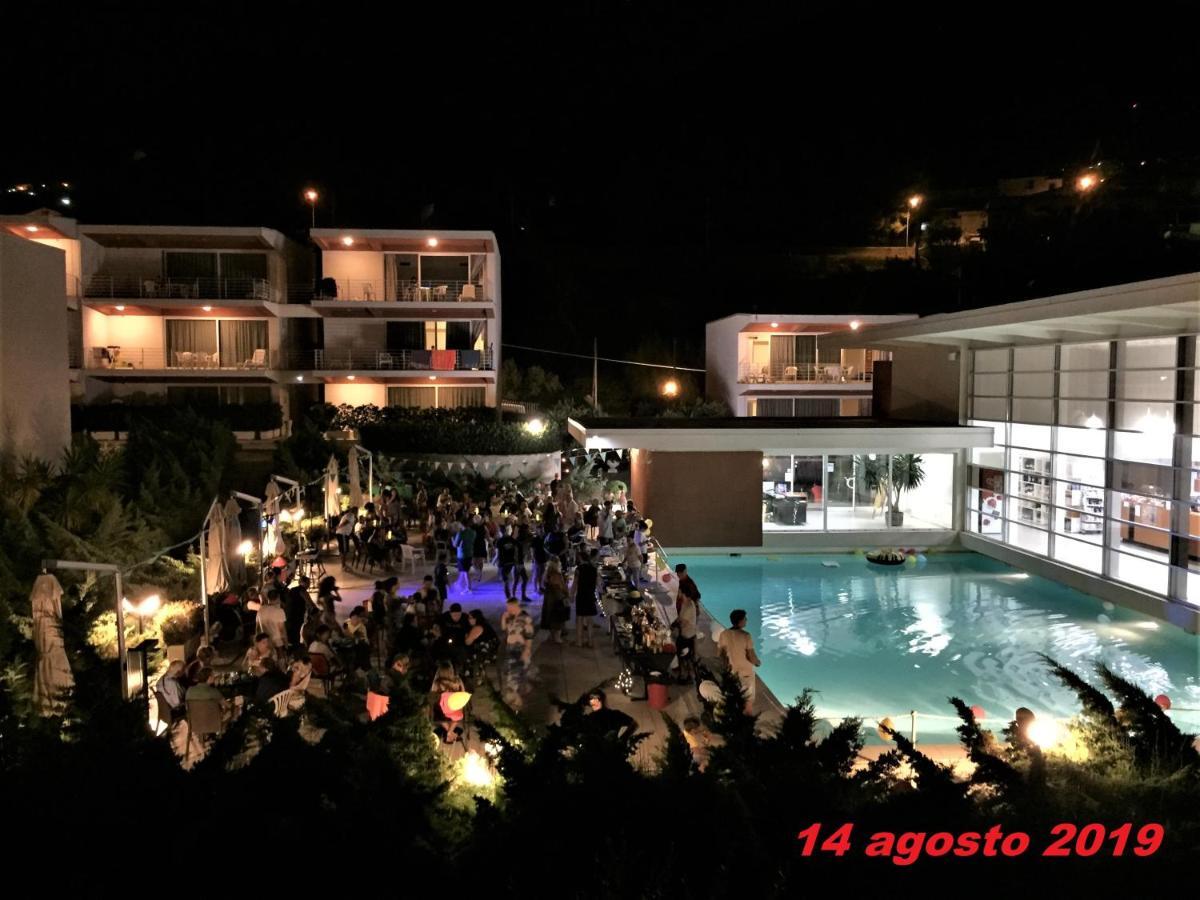 Sporting Club Resort Praia a Mare Extérieur photo